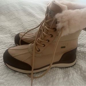 New Ugg Waterproof beige/ brown size 8.5 women’s